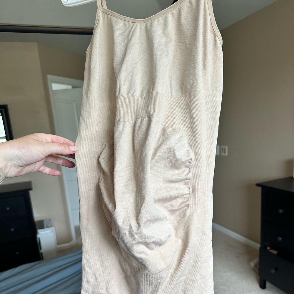 Bundle of maternity support clothes